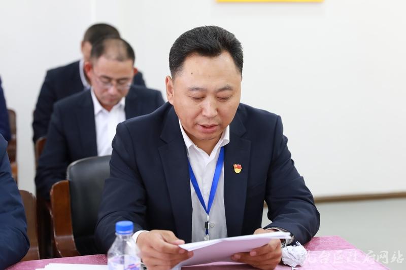 区发改局局长祖东航代表发改局班子汇报干部作风大整顿活动情况